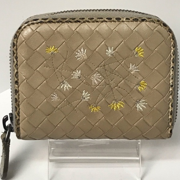 Bottega Veneta Embroidered Intrecciato Leather Card Wallet/ Coin Purse 😍 - Picture 1 of 17